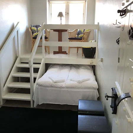 Den Gamle Arrest فندق مبيت وإفطار 3*