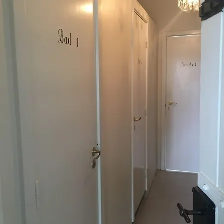 Bed & Breakfast Den Gamle Arrest 3*