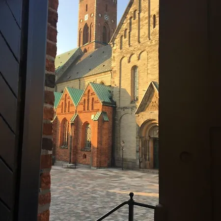 فندق مبيت وإفطار Den Gamle Arrest 3*