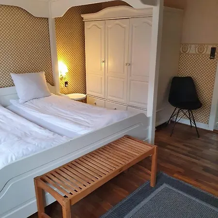Bed & Breakfast Den Gamle Arrest 3*