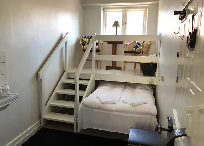 Den Gamle Arrest Bed and breakfast 3*