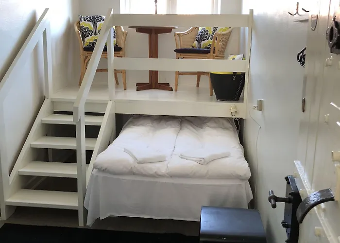 Den Gamle Arrest Bed & Breakfast 3*