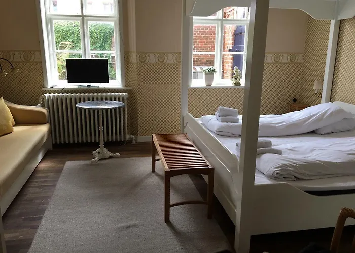 Bed and Breakfast Den Gamle Arrest 3*