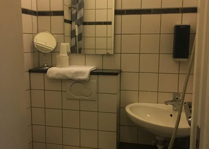 Den Gamle Arrest Bed and Breakfast