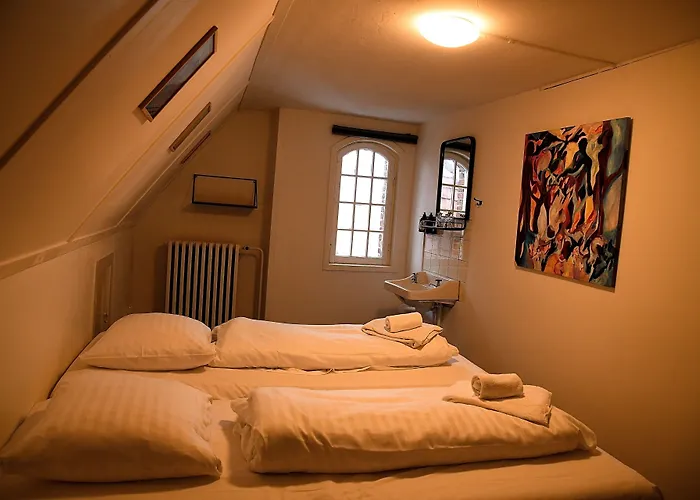 Den Gamle Arrest Bed & Breakfast